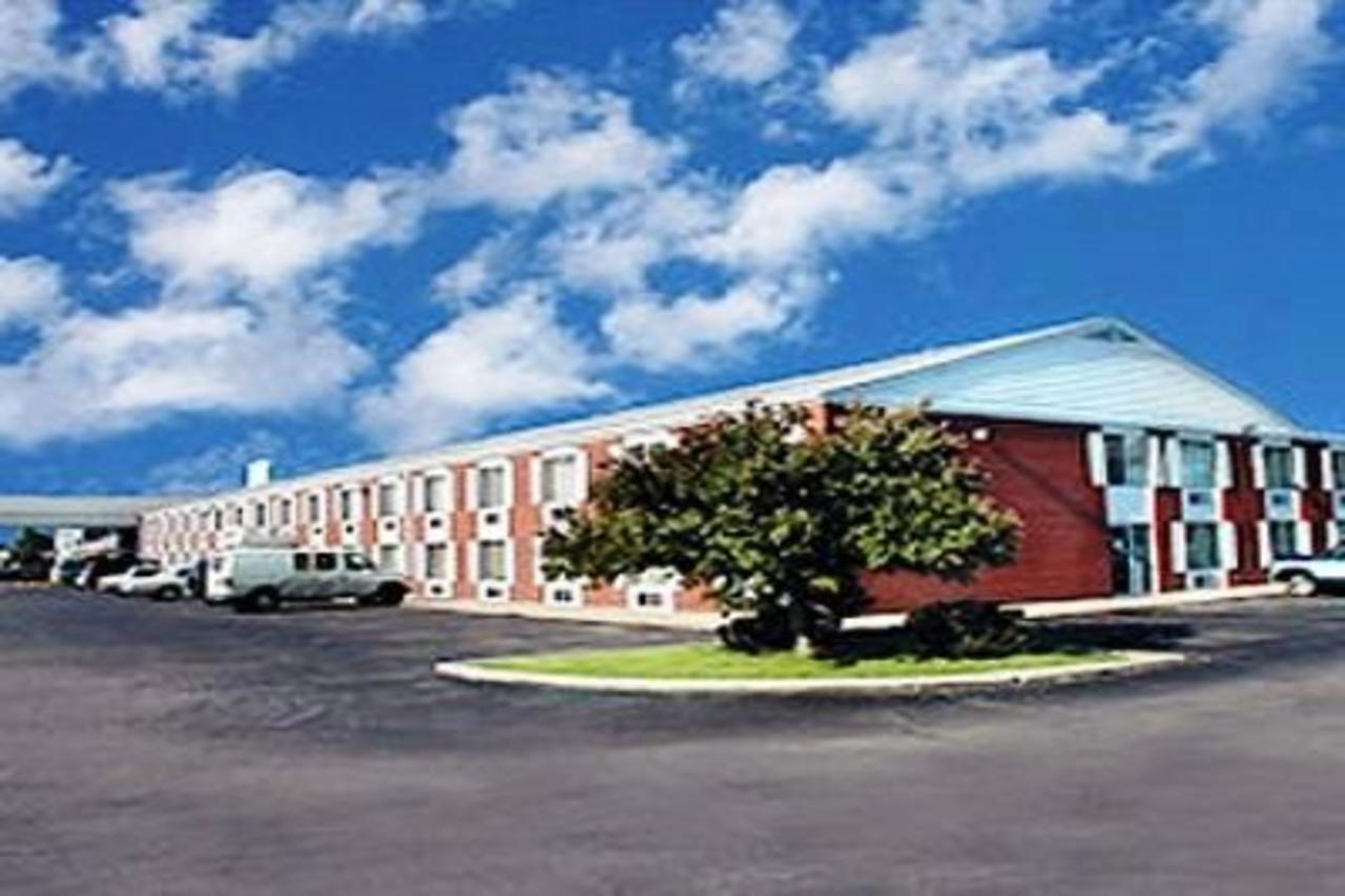Aurora Fox Valley Inn מראה חיצוני תמונה